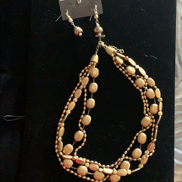 Jewlery - Picture 3 of 4